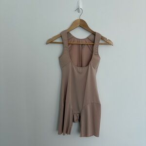 IZOD Womens Shorts Bodysuit Stretch Shapeware Size Medium Tan Nude Full Body